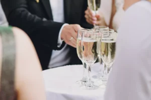 Lee más sobre el artículo Todo sobre las bodas cóctel